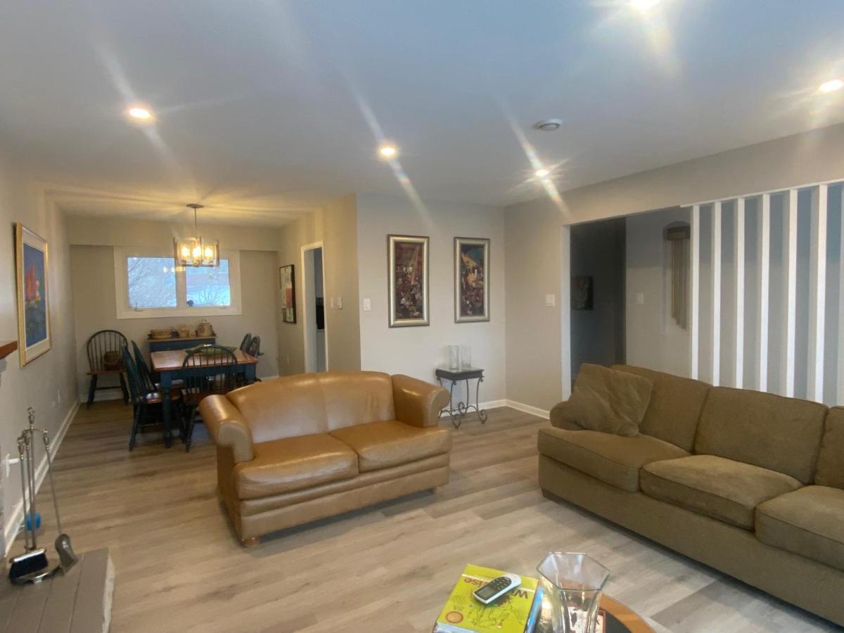Private Room Lakeview House- Westmount มองก์ตัน ภายนอก รูปภาพ