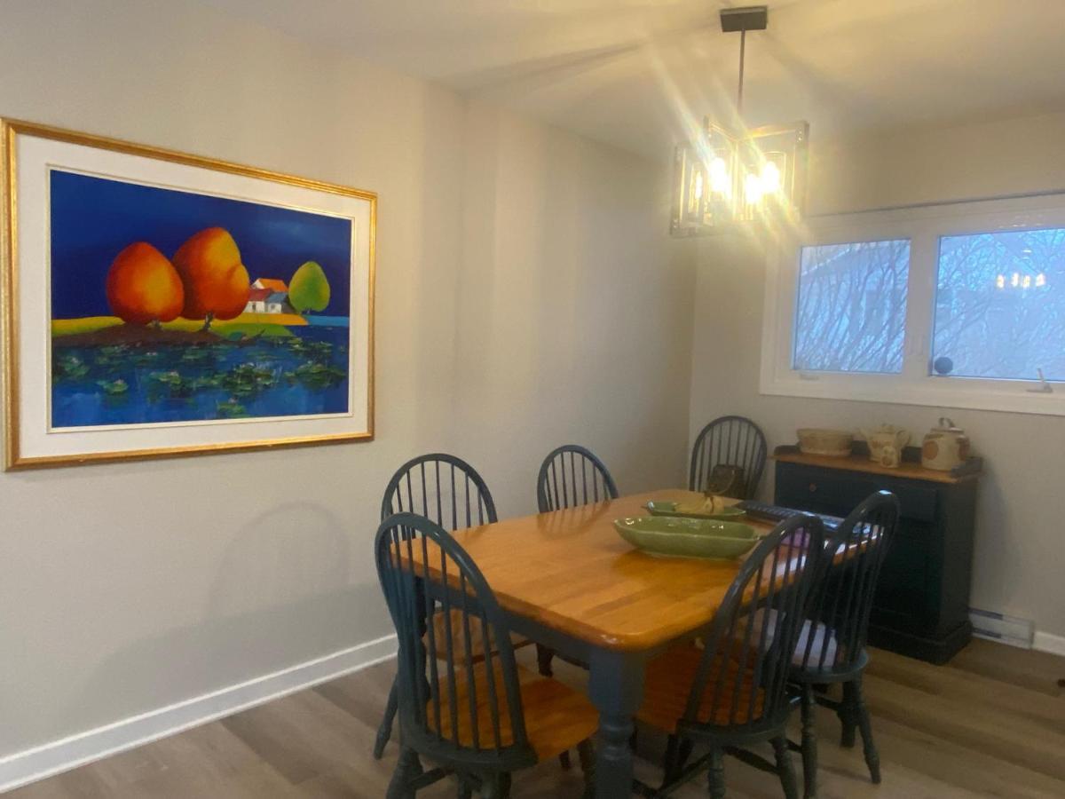 Private Room Lakeview House- Westmount มองก์ตัน ภายนอก รูปภาพ